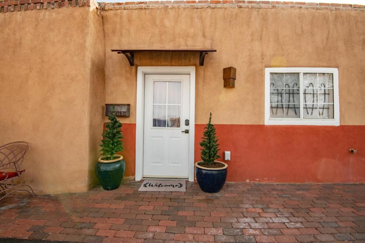 Apartment Charming Downtown Adobe Casita Spacious 450 Sq Ft, King Bed And Patio