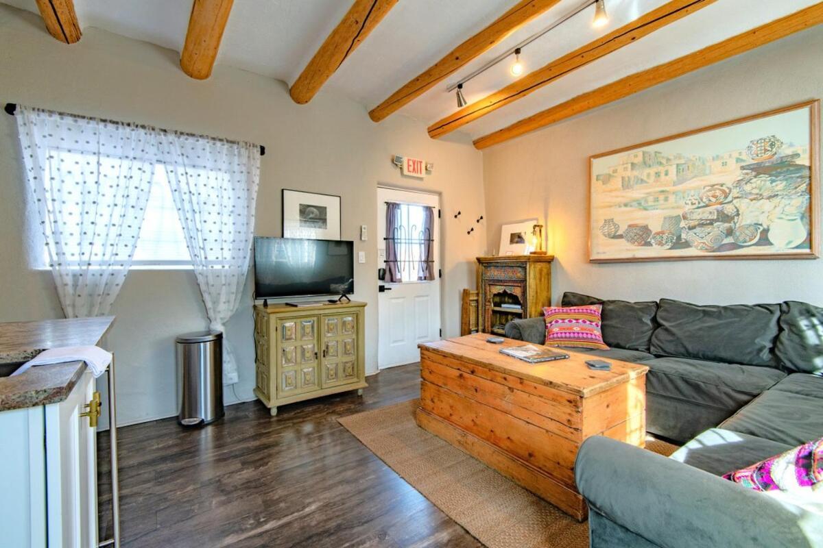 Apartment Charming Downtown Adobe Casita Spacious 450 Sq Ft, King Bed And Patio Santa Fe