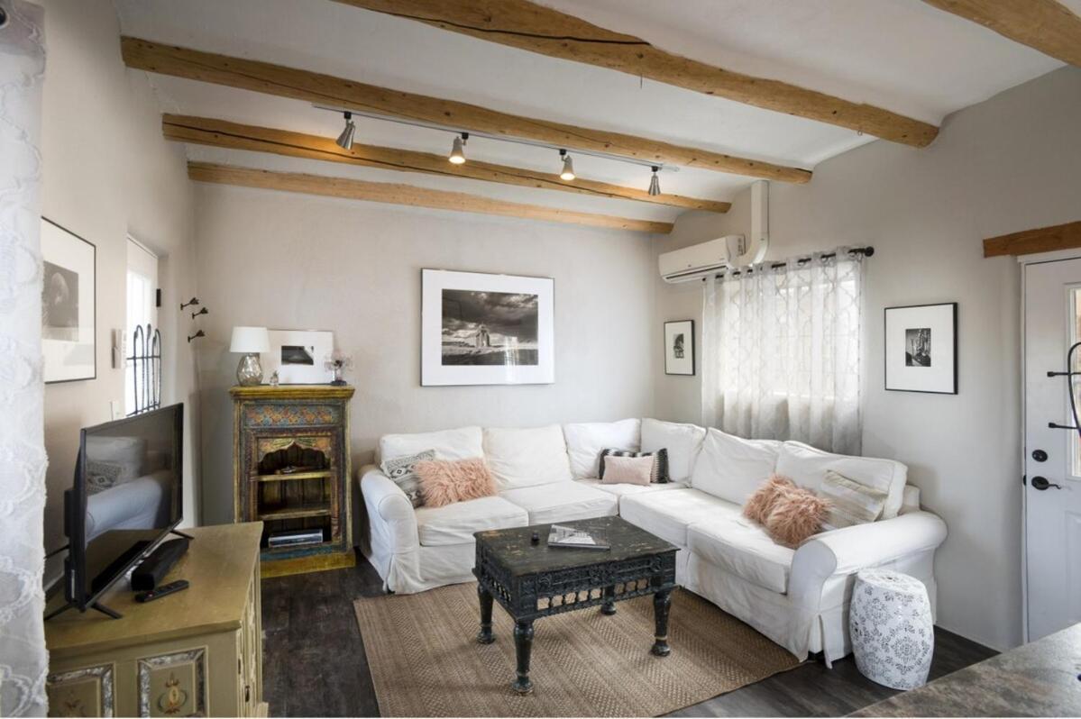 Charming Downtown Adobe Casita Spacious 450 Sq Ft, King Bed And Patio
