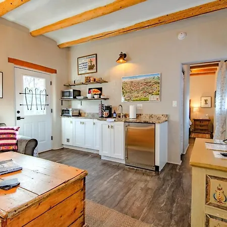 Charming Downtown Adobe Casita Spacious 450 Sq Ft, King Bed And Patio * Santa Fe