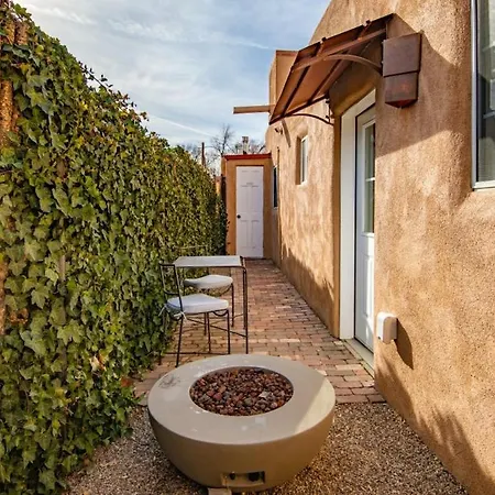 Apartment Charming Downtown Adobe Casita Spacious 450 Sq Ft, King Bed And Patio Santa Fe