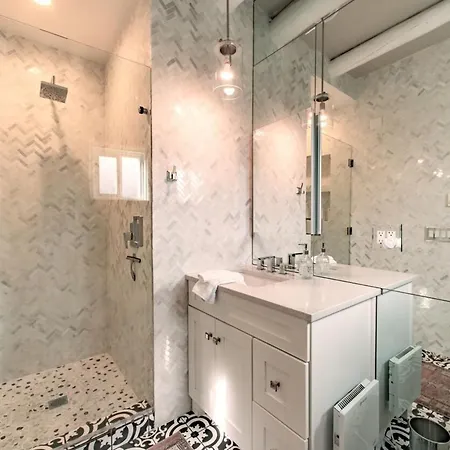 Charming Downtown Adobe Casita Spacious 450 Sq Ft, King Bed And Patio